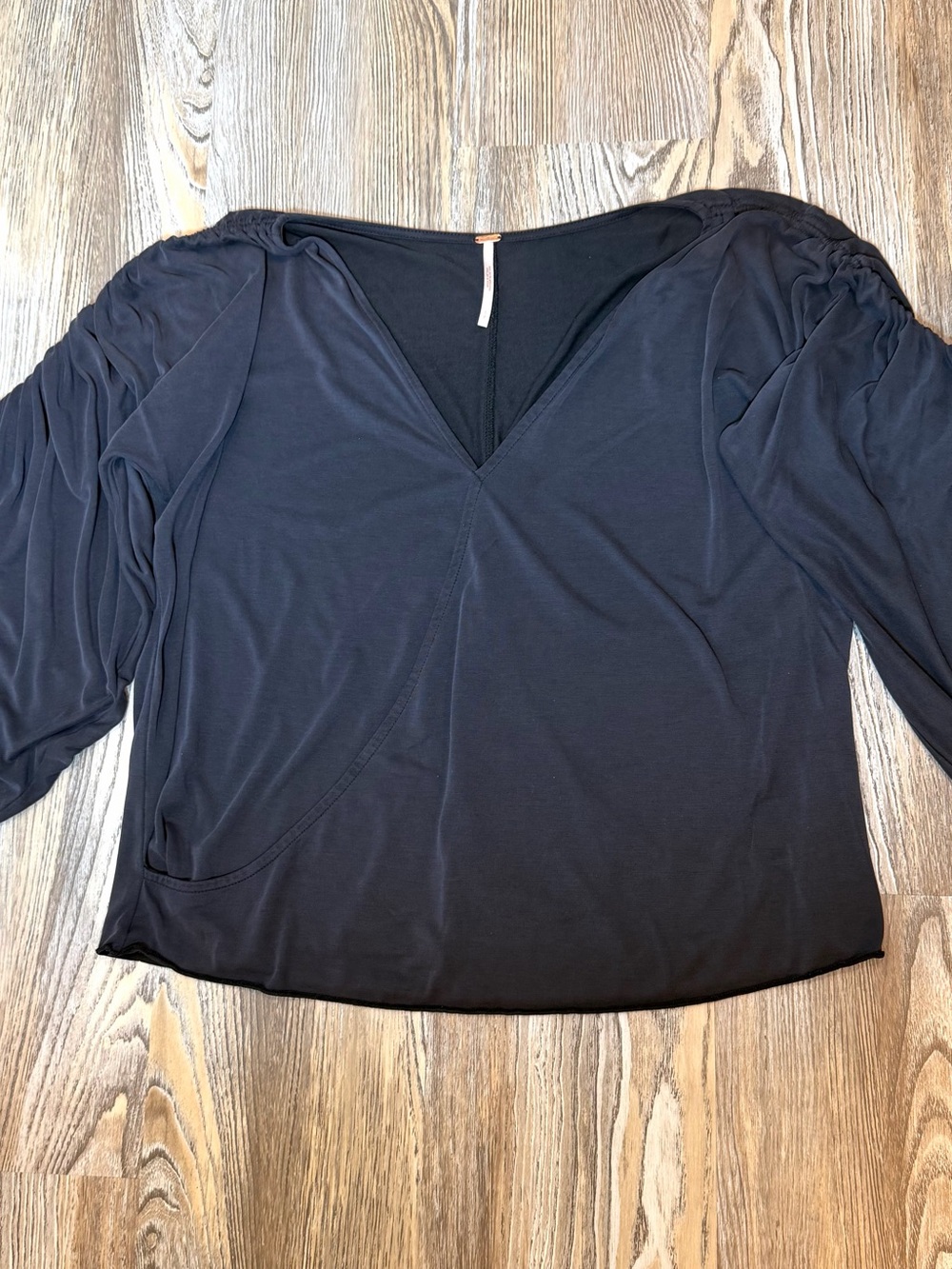 Free People Charcoal Gray Ruched Drawstring Sleeve Surplice Top Women’s Small - Picture 8 of 9